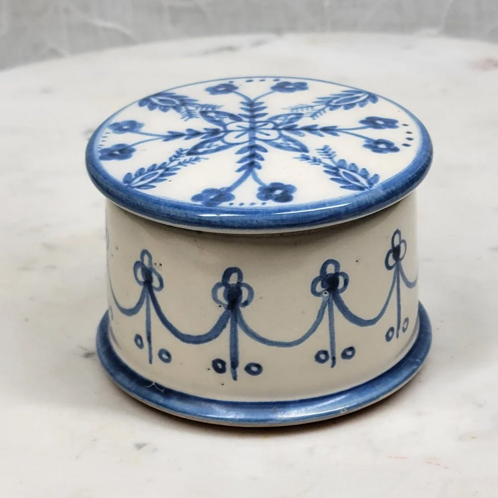 VTG Polish Pottery Ceramic Trinket Box Blue White Hand Vanity Painted Floral Lid